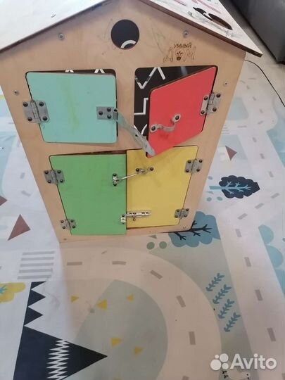 Бизиборд домик