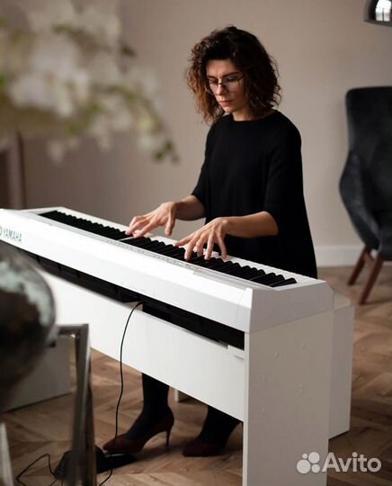 Цифровое пианино (Новое) + Аксессуары