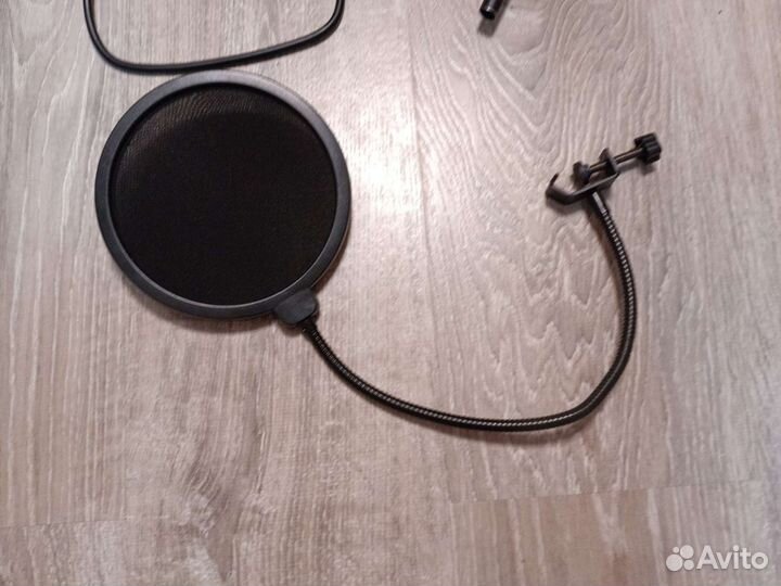 Студийный микрофон