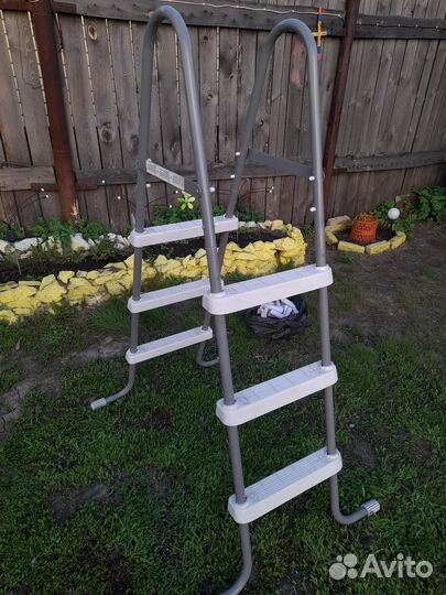Лестница для каркасного бассейна бу