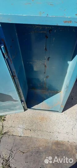 Сейф металлический