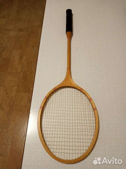 Ракетка для бадминтона