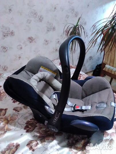 Автокресло Maxi-Cosi CabrioFix группа 0+