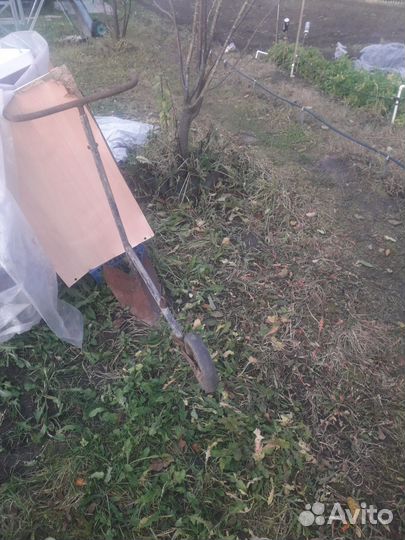 Плуг ручной окучник