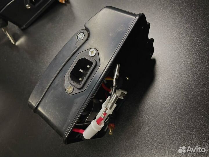 Крышка аккумулятора в сборе велосипед