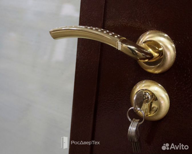 Дверь в котельную стекло и вентиляционная решетка