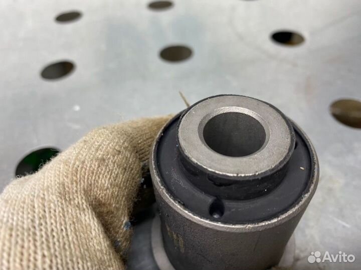 Сайлентблок задний Mitsubishi Delica