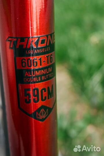 Трековый велосипед Throne