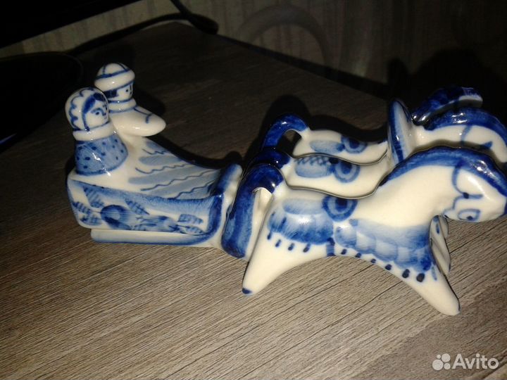 Тройка гжель