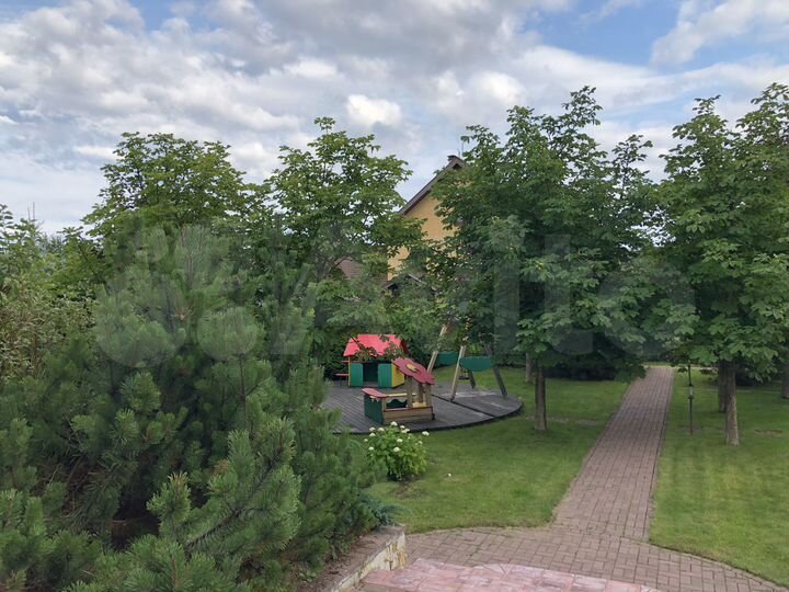 Дом 410 м² на участке 24 сот.