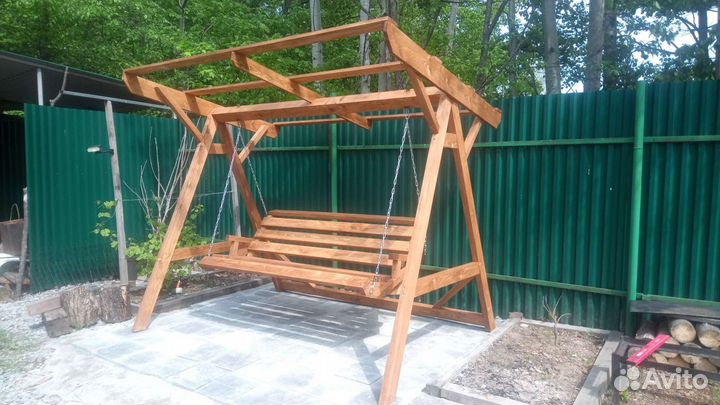 Садовые качели из дерева
