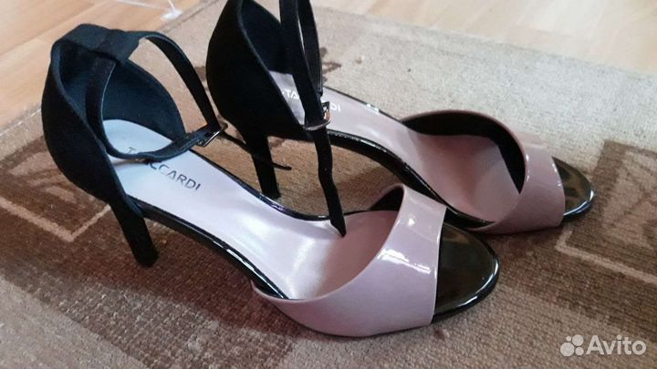 Босоножки женские