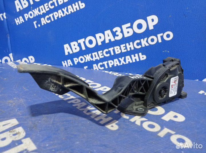 Педаль газа Suzuki Sx4 хэтчбек M16A 2008