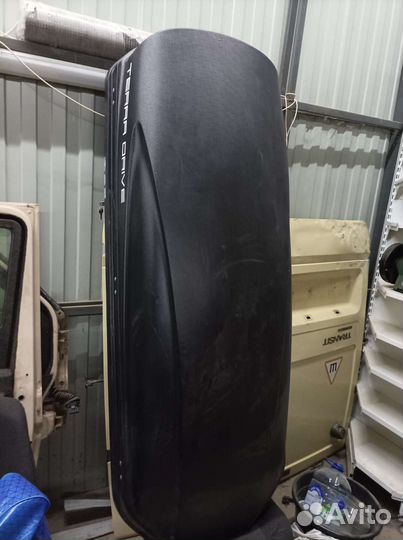 Бокс на крышу автомобиля