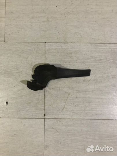 Уголок жабо правый volkswagen polo 5 рест 1.6 ат с