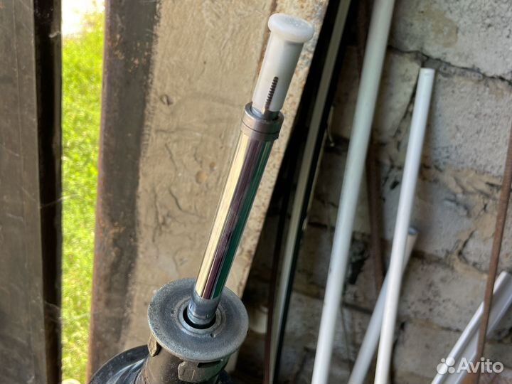 Амортизатор с регулировкой жесткости