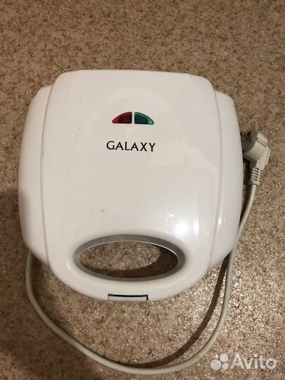 Сендвичница