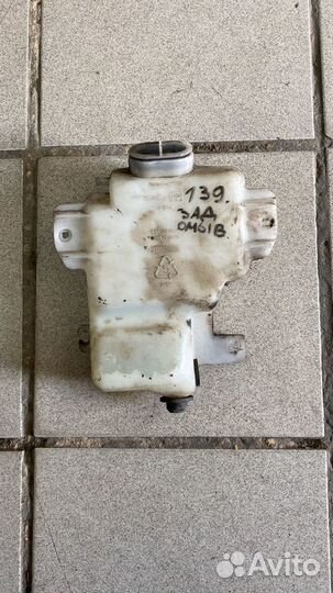 Бачок омывателя Mitsubishi Pajero 2