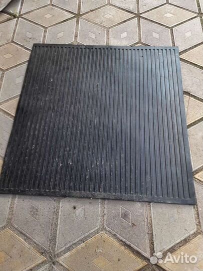 Коврик диэлектрический.75*75*6.5см