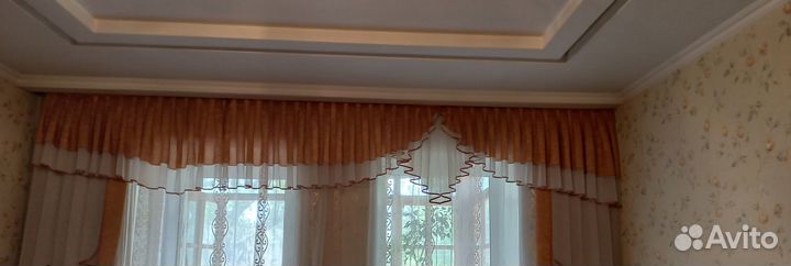 Продам 2 ламбрекена на окно