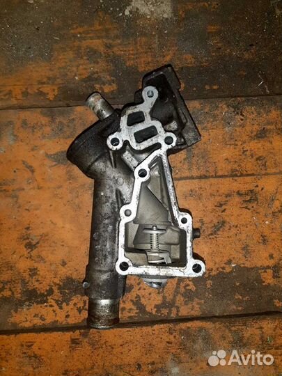 Корпус термостата Peugeot 406 EW7