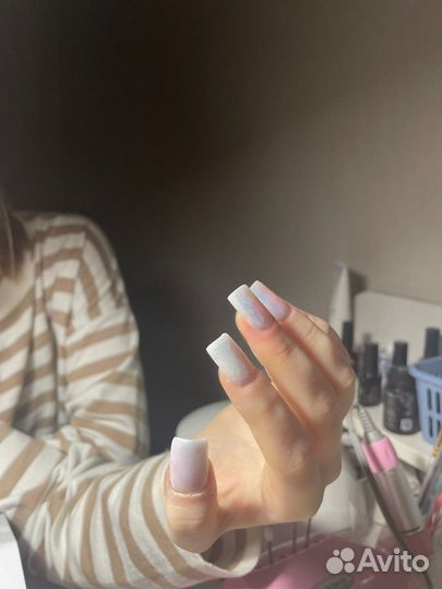 Модель на маникюр с покрытием гель лак