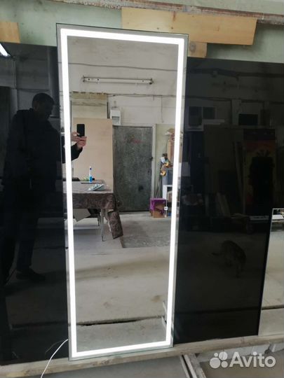 Зеркала в черной рамке с подсветкой на заказ