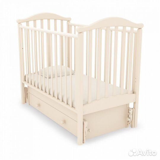 Детская кроватка с универсальным маятником