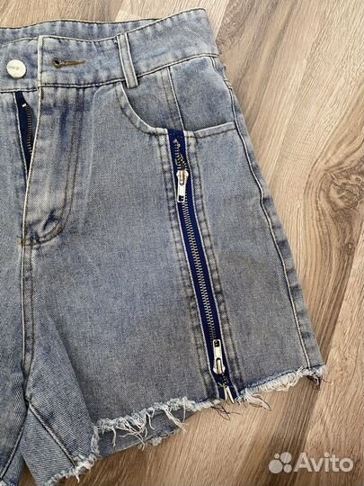 Шорты женские