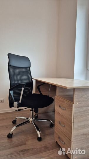 Офисная мебель стол