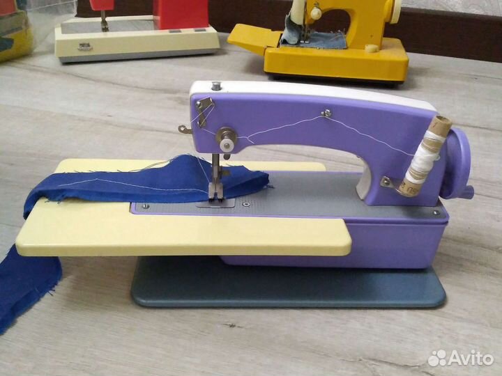 Советская детская швейная машинка. мшдм