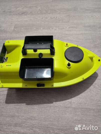 Прикормочный кораблик с gps