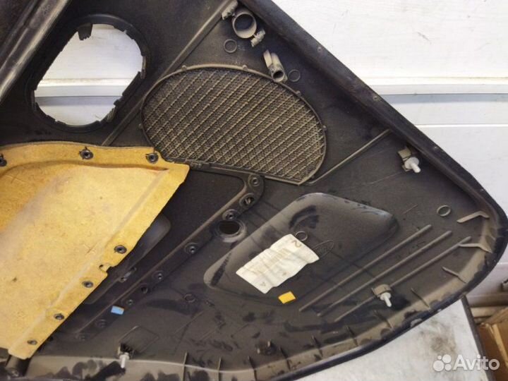 Обшивка двери задняя правая Ford Fusion fxja 1.4