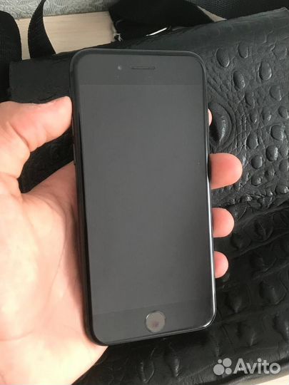 Телефон iPhone 7