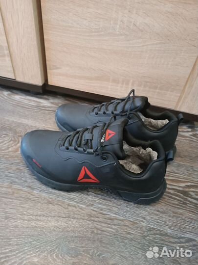 Кроссовки мужские 40 размер новые