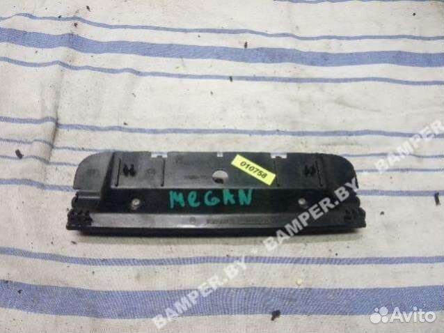 Дополнительный фонарь (Стоп-сигнал) Renault Megane
