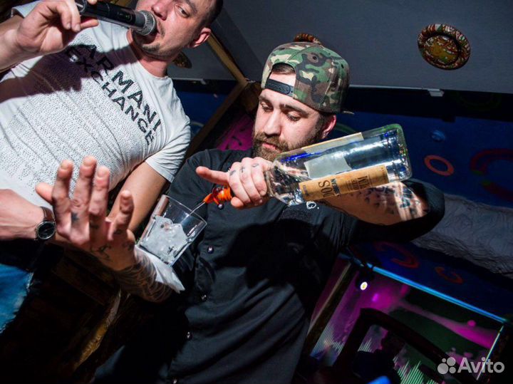 Бармен Шоу Горка из Шампанского