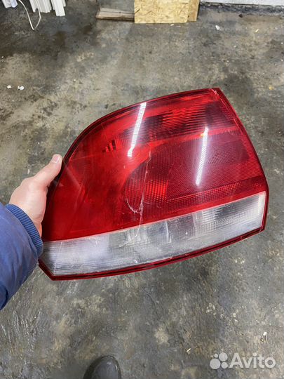 Фонарь задний левый оригинальный volkswagen polo