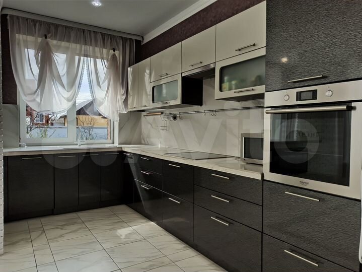 Дом 230 м² на участке 11 сот.