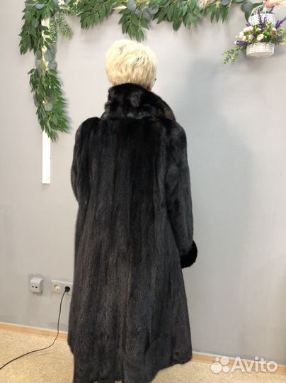 Шуба норковая 48-52 длинная