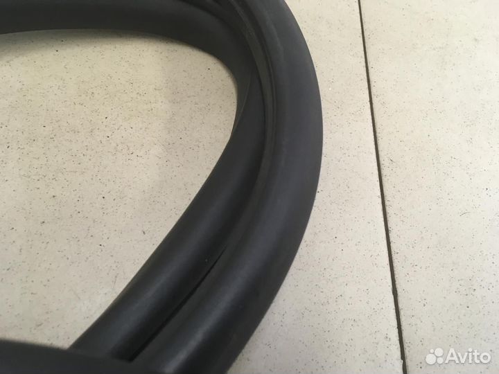 Уплотнитель (внутри) Corolla E15 2006-2013