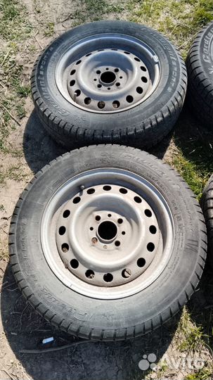 Продам комплект колес вместе с дисками R 14 185/65