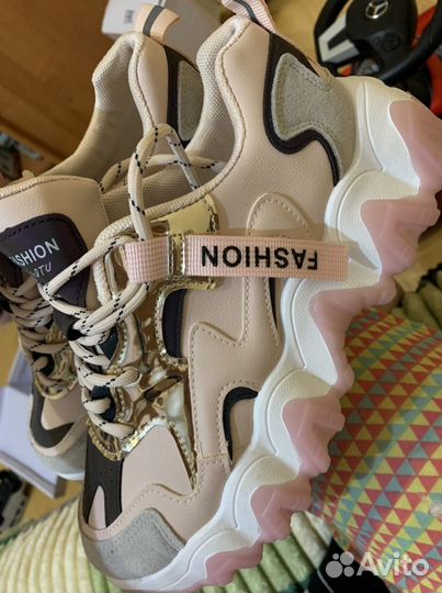 Кроссовки женские 38 размер новые