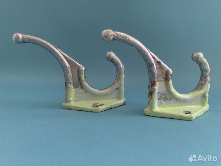 Крючок настенный СССР мебельный