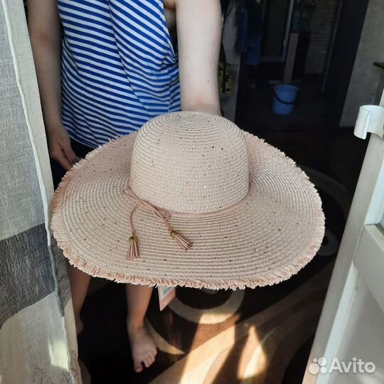 Шляпа женская соломенная