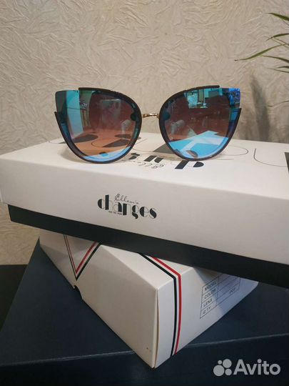 Солнцезащитные очки Louis Vuitton