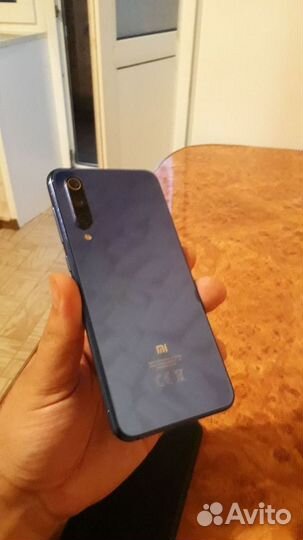 Xiaomi Mi 9 SE, 6/128 ГБ