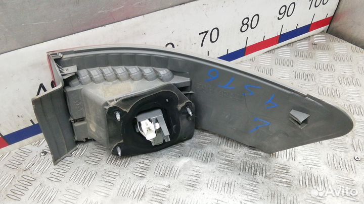 Фонарь задний левый Toyota Avensis 3 (T270) 2010