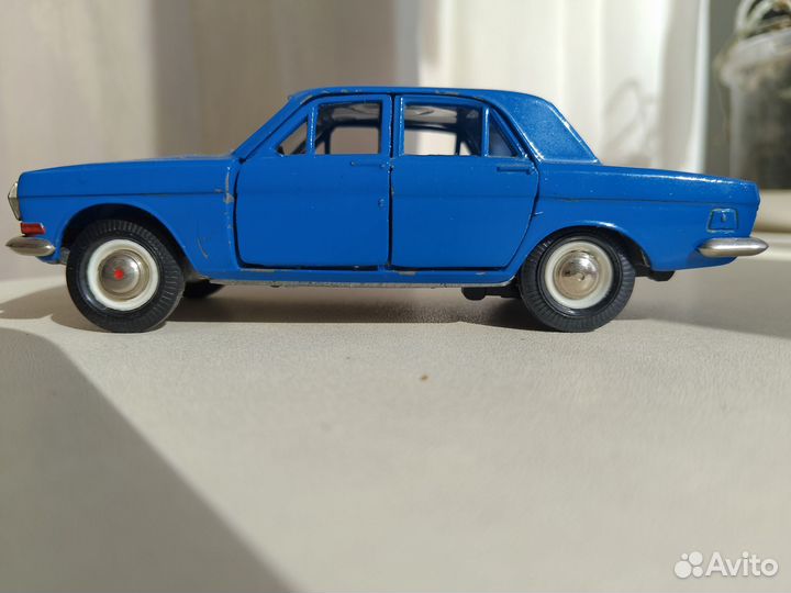 Волга газ 24 модель 1:43