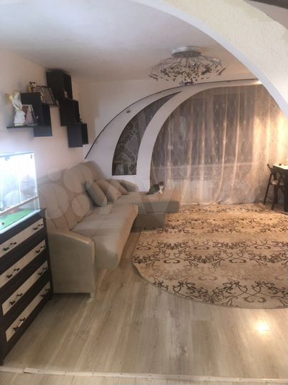 4-к. квартира, 76 м², 1/5 эт.